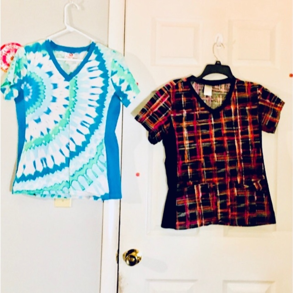 2 Scrub TOPS size Small EUC.Brands: White Cross /Cherokee BOTH scrub tops